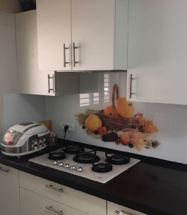 חיפוי זכוכית למטבח