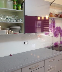 חיפוי זכוכית למטבח