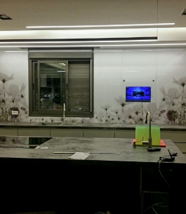 חיפוי זכוכית למטבח